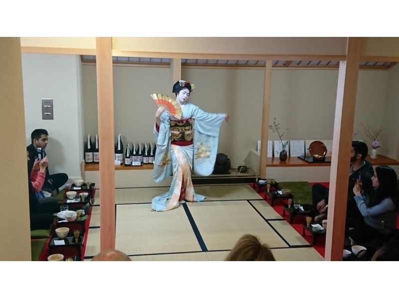 【京都で大人気の常設プログラム】舞妓さんの京舞鑑賞30分コース