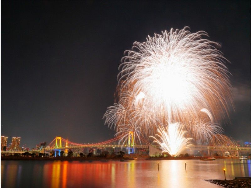 【7月20日限定!】東京湾花火大会観覧&東京の新台所「豊洲市場」見学バスツアー【14789】