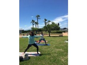 [Kanagawa Prefecture Enoshima] beginners welcome! Beach yoga Let's stimulate the five senses! Dissipate stress on the lawn!