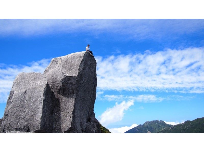 【鹿児島・屋久島】完全ガイド貸切！山頂の絶景、かわいい高山植物も魅力的♪ 黒味岳登山