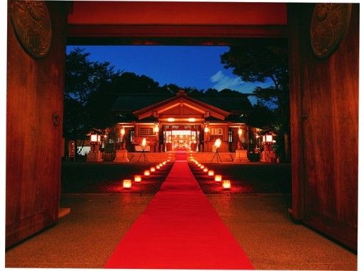 【東京・原宿】ライトアップされた夜の神社で和文化ショーなど本物の日本体験!(飲食付き)の画像