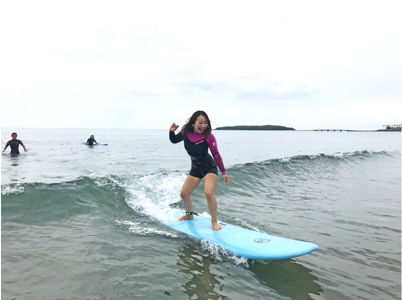 [Miyazaki Qingdao] 1 minute walk to the sea! Empty-handed surfing experience course!