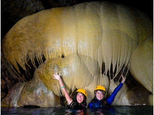 SALE! [Miyakojima/Half-day] Pumpkin Cave Caving & Sea Kayaking ★ Rare experience in Miyakojima's hidden area ★ Free photo data! Pick-up and drop-off on the island can be arranged!の画像