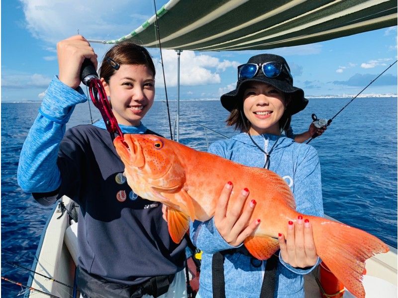 [4時間]沖縄・宜野湾、お手軽な価格でチャーターフィッシング！本格沖釣りでグルクンや大物狙いも！