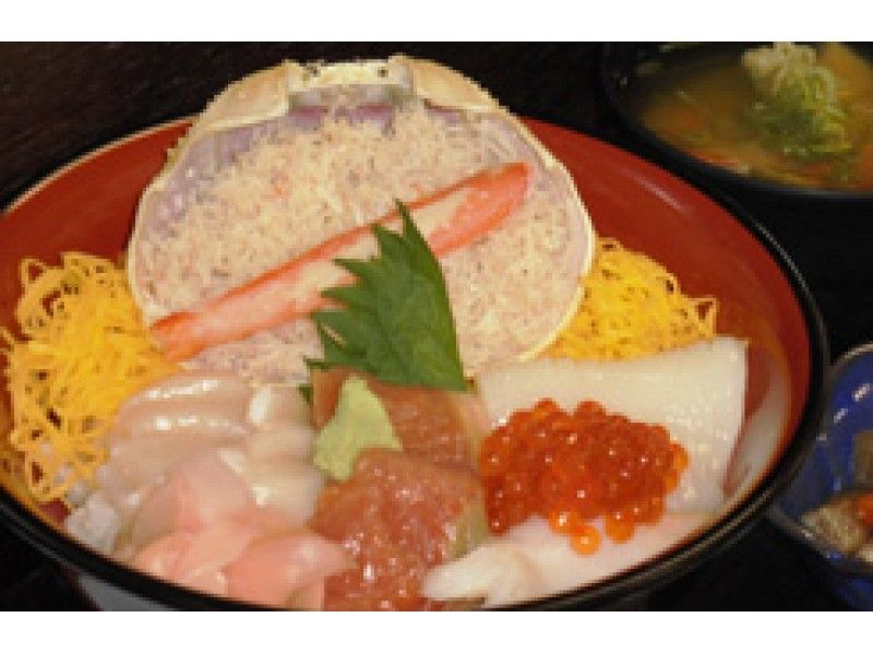 【北海道・札幌発着】流氷砕氷船『ガリンコ号II』乗船体験と昼食はスペシャル流氷丼に舌鼓