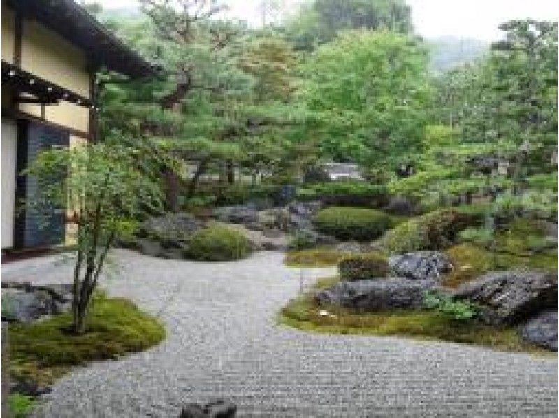 年に一度の「満昌寺蓬莱庭」限定公開＆「長寿寺」秋の庭園特別公開と国宝「円覚寺舎利殿」【15185】