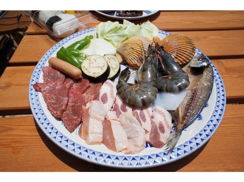 【高知・土佐清水】ガイド付きで安心!船で行く プレミアムビーチで海鮮BBQとゆったりシュノーケル