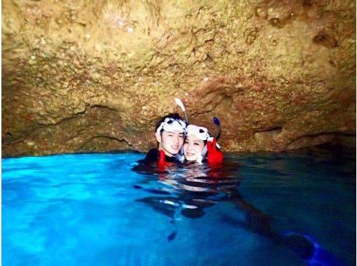 【沖縄本島】マーメイド&青の洞窟シュノーケルの半日セットコース！1グループ貸切の画像