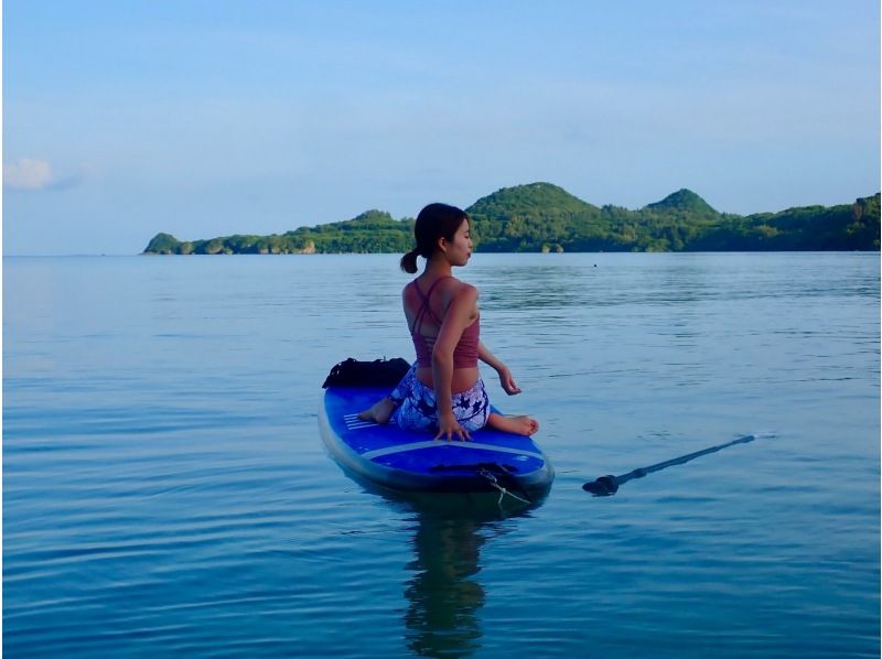 [Ishigaki Island] SUP yoga experience! Guided to a private beach Limited to one group の紹介画像