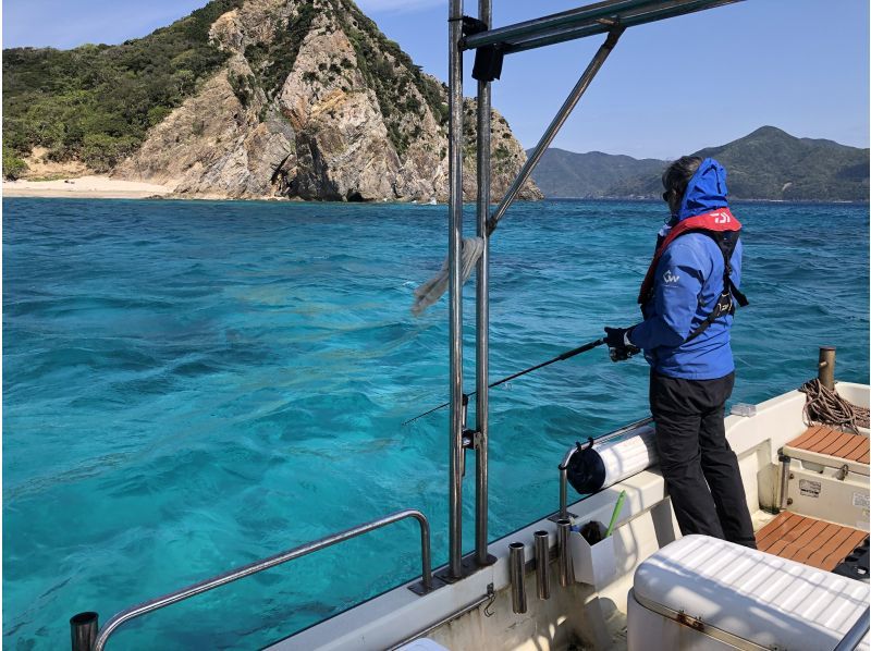 【鹿児島県・奄美大島】手ぶら船釣り１日コース ※おにぎり付き＆釣った魚を食べるまでご案内！の紹介画像