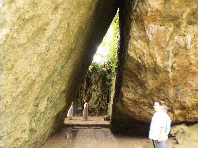 10月以降【沖縄・那覇発着】パワースポット巡り★世界遺産群「斎場御嶽」＆「久高島」ガイドツアー!