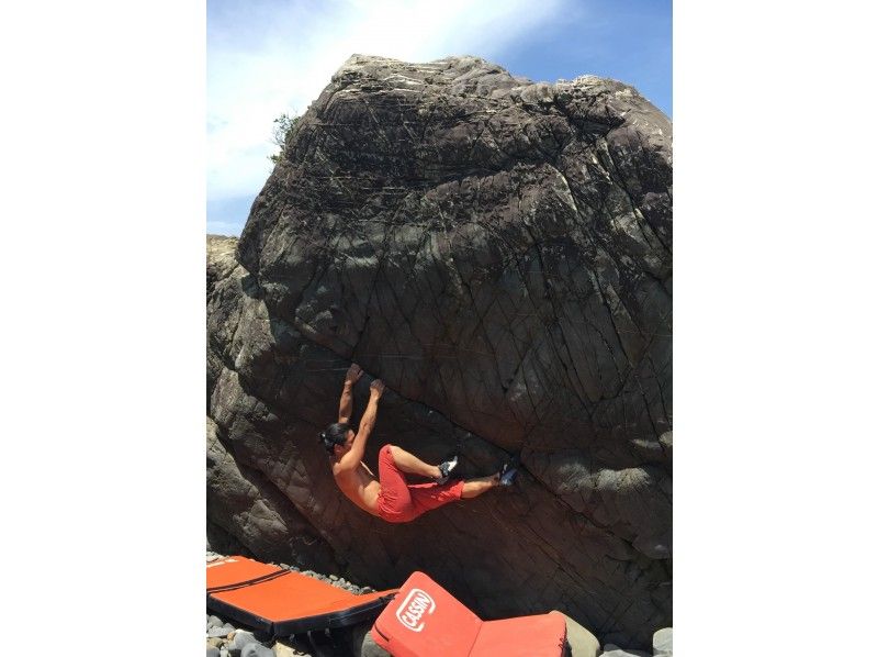 【鹿児島・屋久島】屋久島の岩を登る!ボルダリングマットレンタル【トポ・チョークセット】