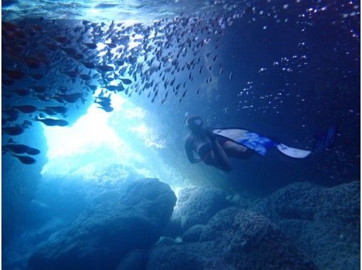 青の洞窟 初心者 お子様歓迎 幻想的な伊良部島の青を見よう ツアー写真付き アクティビティジャパン