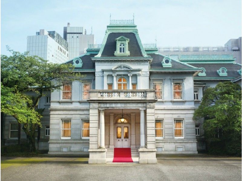 貴賓館と紅葉見学＆世界最大級バカラシャンデリア見学＆冬の桜回廊イルミネーションクルーズ【15331】