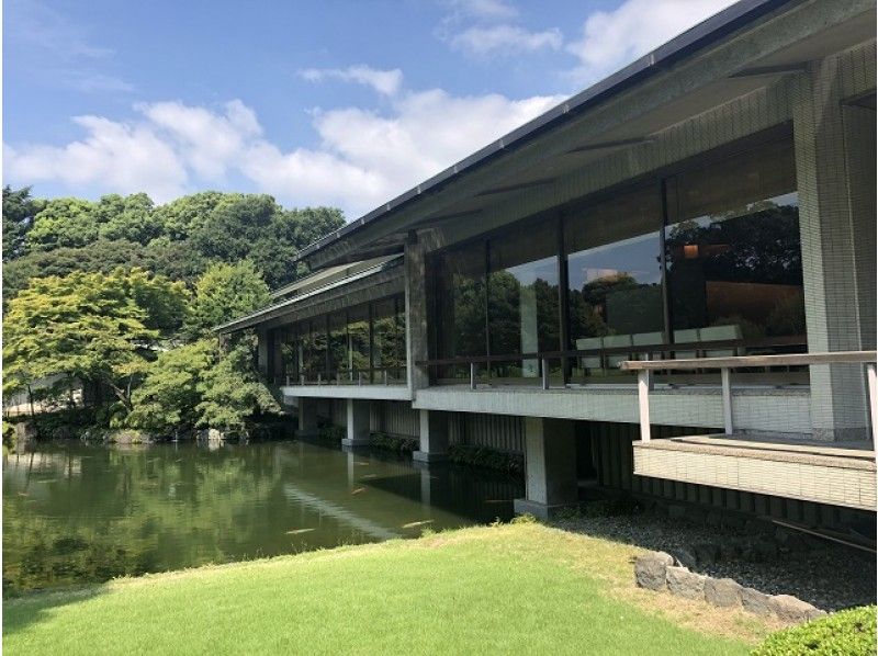 迎賓館本館と和風別館「游心亭」見学&明治記念館の「羽衣」鉄板焼の国産牛ステーキコース【15564】
