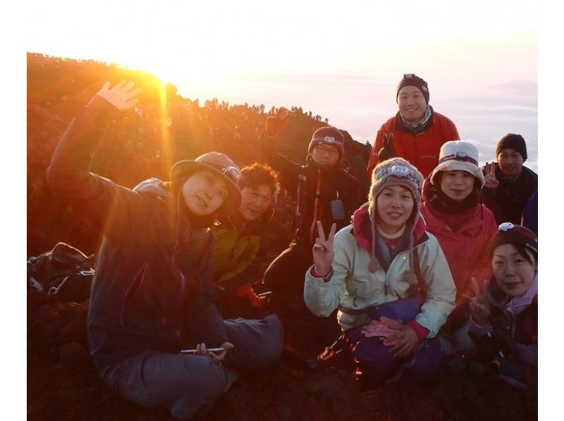 【静岡・富士山】『富士登山ツアー2026・スタンダードプラン』少人数制（3~10名様!!）《2026/7/10～9/10開催》の紹介画像