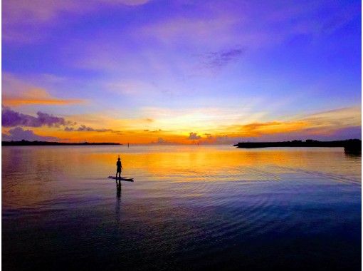【沖縄本島・サンセットサップ】セール実施中★茜色の絶景に″癒″しを感じる心のエステ★プロカメラマンが撮影★夕暮れからの贅沢ツアー★の画像