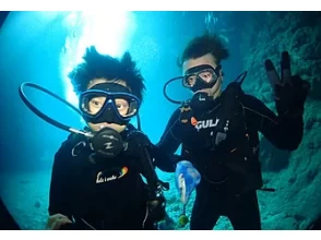 [沖縄繩恩納村]完整的章程！藍洞體驗深潛（附餵食和照片/動畫禮物）の画像