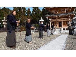 【大阪・泉南市】１泊２日のお寺宿泊・剣術体験～日本のわびさびを満喫！（送迎あり）