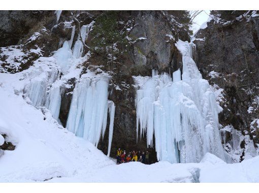 大好評！ネイチャーガイドと行く絶景！庵滝・氷瀑トレッキング【栃木県・奥日光】の画像