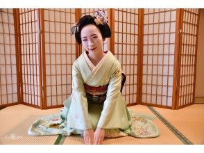 【京都・下京区】京都で大人気の常設プログラム！舞妓さんと一緒にお点前体験