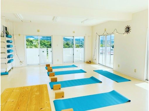 [Okinawa Motobu] empty-handed OK! Relax in the sea-view yoga studio! Close to Churaumi Aquarium!の画像