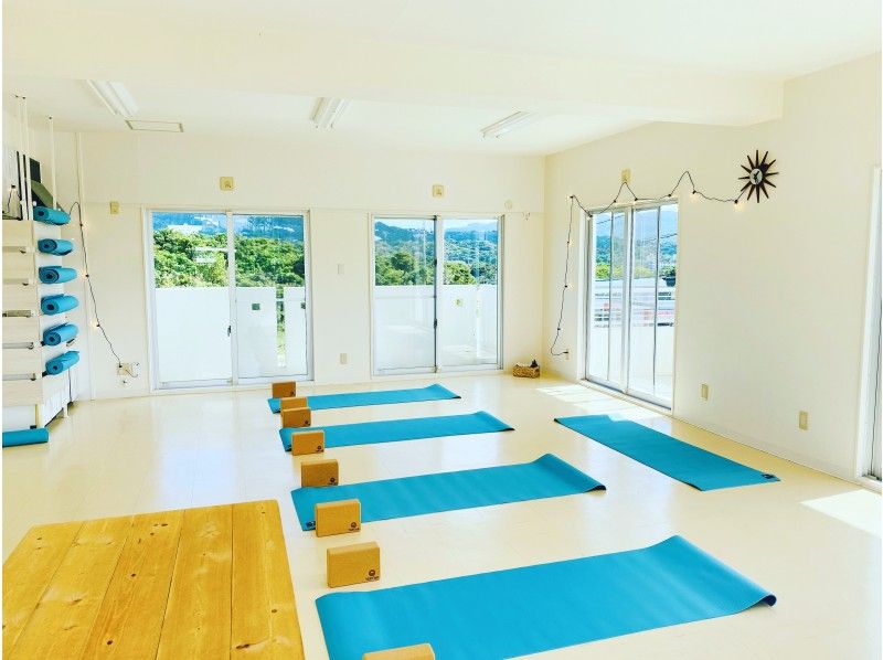 [Okinawa Motobu] empty-handed OK! Relax in the sea-view yoga studio! Close to Churaumi Aquarium!の紹介画像
