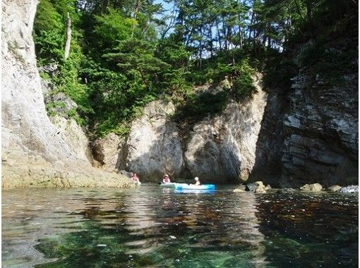 【岩手県・浄土ヶ浜】シーカヤックで「エターナルグリーン&ジオパーク」を体感!初心者・女性・お子様歓迎♪ 【岩手県・浄土ヶ浜】シーカヤックで「エターナルグリーン&ジオパーク」を体感!初心者・女性・お子様歓迎♪