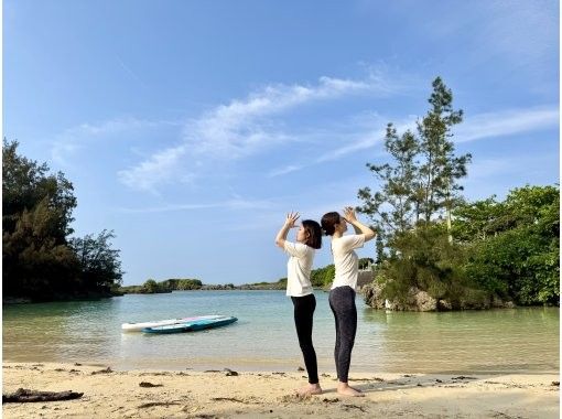 【沖縄・宮古島】波の音を聞きながらビーチヨガ ◎モーニングヨガ or サンセットヨガ◎ マタニティヨガ可能の画像