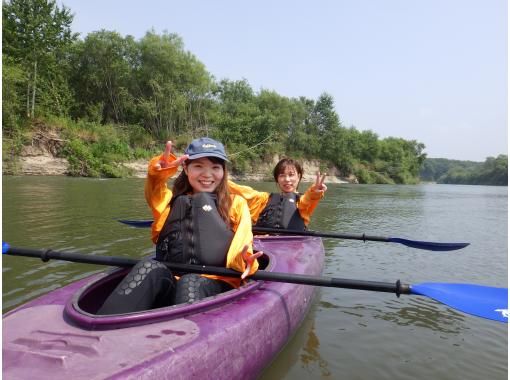 [Hokkaido, Tokachi] Enjoy the magnificent scenery of wild birds and Tokachi! A leisurely canoe tour on the Tokachi River!の画像