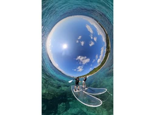 透明サップで気になった海の中、 あとでシュノーケルでちゃんと行ける幸せ。透明サップとシュノーケル、感動がつながるセット体験。360度撮影付きの画像