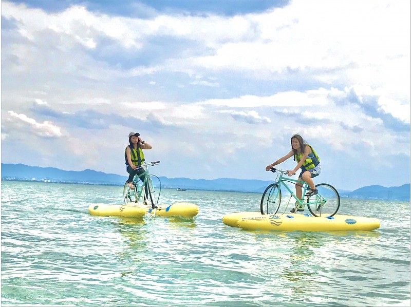 滋賀 琵琶湖 水上自転車 琵琶湖上を自転車で満喫する新アクティビティ Nwwaアクアポタリング アクティビティジャパン