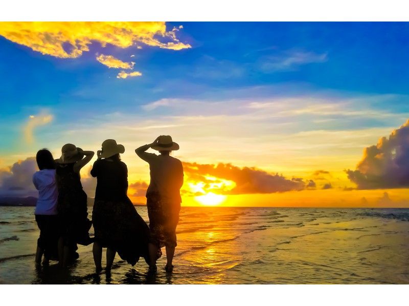 [Okinawa / Kohama Island] Regional coupons are OK! Sunset time at the superb view of "Phantom Island"! Sunset experience to enjoy the superb view!の紹介画像