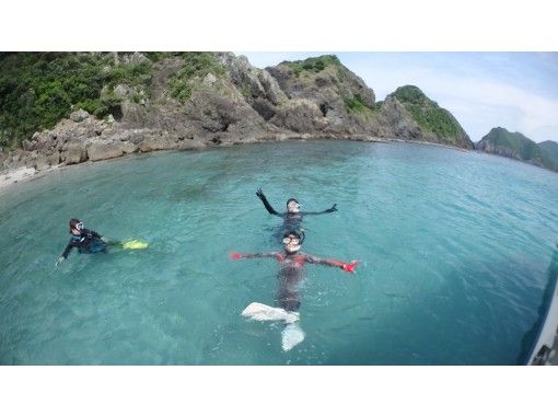 スノーケリング体験 更衣室も温水シャワー完備 休憩は日陰でできます 鹿児島で指宿からも近い アクティビティジャパン