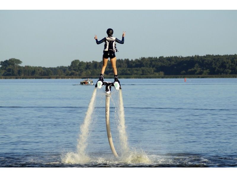 [Wakayama Prefecture] Flyboard! You can experience the latest and most advanced marine sports super new sensation at Nanki Shirahama!の紹介画像