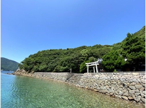 [Ehime, Matsuyama Dogo/Uwajima] Boat snorkeling tour! After visiting a shrine that can only be reached by boat, head to the sea where coral reefs spread out!の画像
