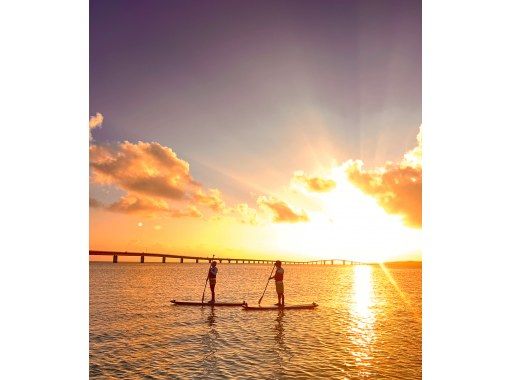 [Miyakojima/Evening] {Super Summer Sale 2024} [Sunset SUP] [Drone footage included] Sunset SUP cruising while basking in the breathtaking sunset!の画像