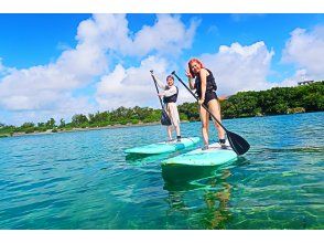 [Okinawa Oujima] "Only one group" Complete charter system ☆ Happy private tour! SUP experience cruising on a remote island that can be reached by car, high-quality camera photo gift!