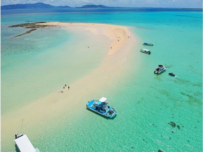 [Departing from Okinawa, Ishigaki Island, Remote Island Terminal] A plan for those who want to enjoy the sea! Landing on a phantom island, snorkeling, and boat fishing experience *Children are welcome to participateの紹介画像