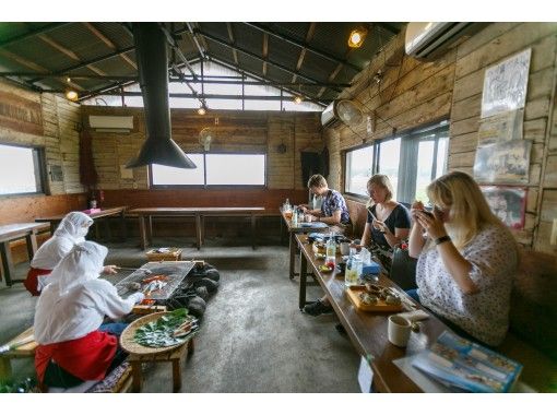 [Mie / Toba] Enjoy the fresh seafood at the celebrity course ama hut and have a good time with the ama!の画像