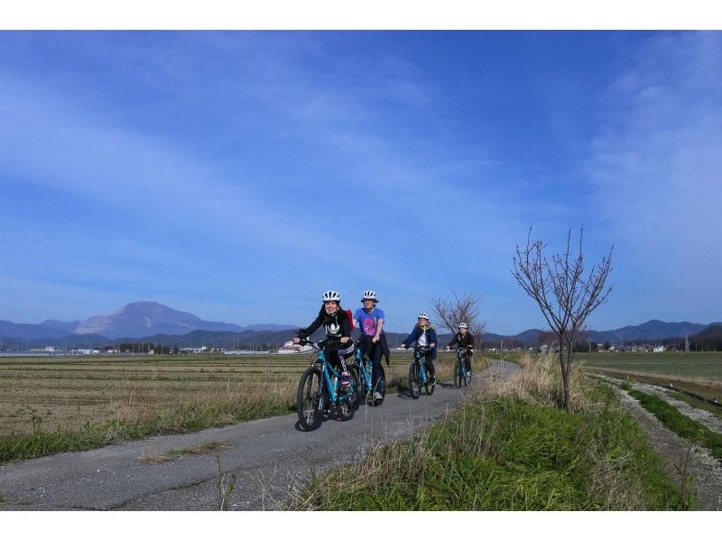 Lake Culture Cycling: Half-Day Tour Near Kyotoの紹介画像