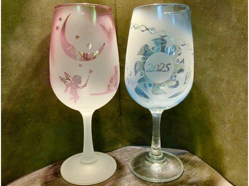 【浅草橋1分】おしゃれに乾杯！自作のワイングラスで飲むお酒は一層おいしいよ。（ブルーorピンク限定）の画像