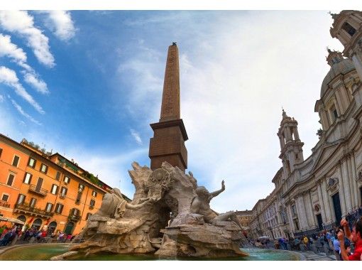 ローマの歴史的中心地にして地元っ子憩いの地!イタリア・ローマ出身ガイドと歩くナヴォーナ広場と旧市街散策ライブ配信ツアー