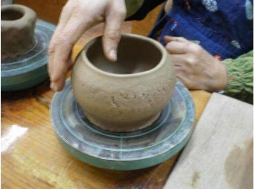 [爱知县/名古屋站5分钟]让我们做一件陶轮陶体验吧！ +您也可以绘画和着色！の画像
