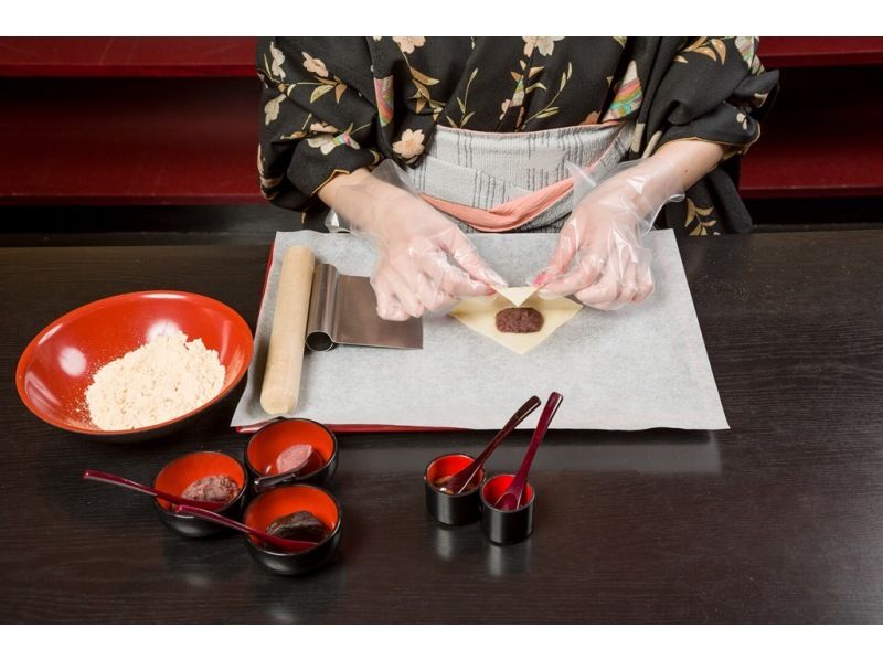 [Kyoto Prefecture / Kyoto City] Enjoy local gourmet food in Kyoto! Kyoto Lunch and raw Yatsuhashi making experienceの紹介画像