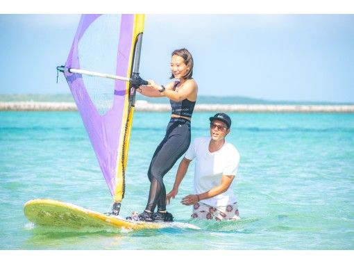 [Kohama Island] Play with the wind! Private windsurfing experienceの画像