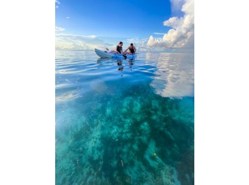 【沖縄・恩納村】グループ旅行に人気【南国の海でシーカヤック】の画像