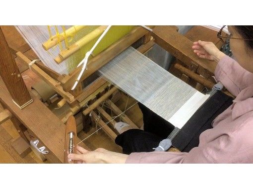 [Around Kamigamo Shrine, Kita-ku, Kyoto] Two types of weaving experience Plain weave & twill weave & workshop tour Experience the highest peak of Nishiki traditional weaving! * One person planの画像