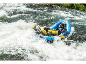 [Toyohira River, Hokkaido] Impulsivity in spring! River rafting torrent course! -Recommended for couples and families-の画像