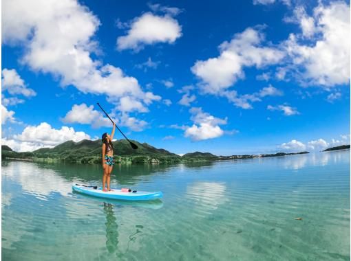 [Okinawa Ishigaki Island] SUP / Have a special time on a beautiful natural beach! Morning course! Women, beginners, one person welcome! English availableの画像